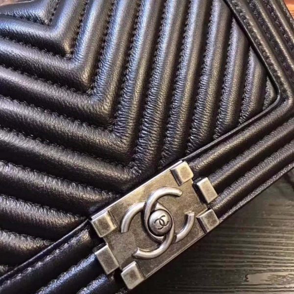 chanel_boy_chanel_handbag_in_chevron_quilted_calfskin_leather-black_7__1