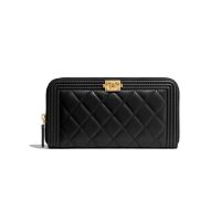 Chanel Boy Chanel Zipped Wallet in Grained Calfskin & Gold-tone Metal-Black