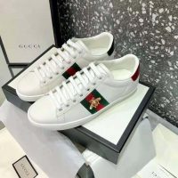 gucci_men_ace_embroidered_sneaker_bee_in_white_1_