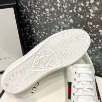 gucci_men_ace_embroidered_sneaker_with_an_embroidered_kingsnake-white_1_