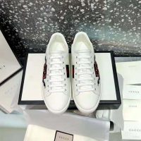 gucci_men_ace_embroidered_sneaker_with_an_embroidered_kingsnake-white_1_