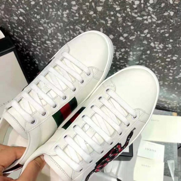 gucci_men_ace_embroidered_sneaker_with_an_embroidered_kingsnake-white_7_