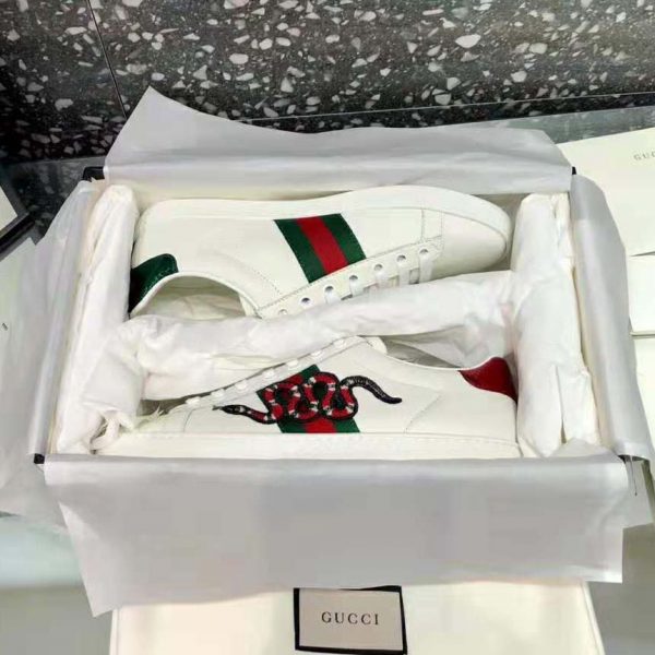 gucci_men_ace_embroidered_sneaker_with_an_embroidered_kingsnake-white_9_
