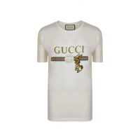 gucci_men_oversize_t-shirt_with_gucci_logo_and_rabbit-beige_2_