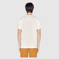 gucci_men_oversize_t-shirt_with_gucci_logo_and_rabbit-beige_2_