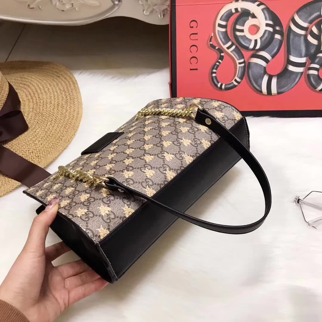1:1 Replica Gucci Padlock Small GG Supreme Canvas Shoulder Bag with Printed Bees - Image 9