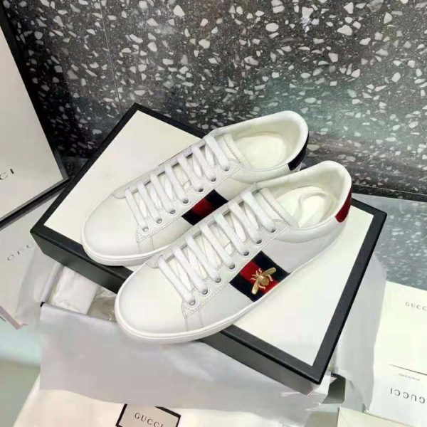 gucci_unisex_ace_embroidered_sneaker_with_iconic_gold_embroidered_bee-white_4_