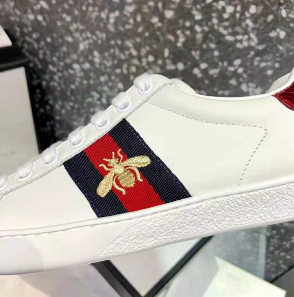 gucci_unisex_ace_embroidered_sneaker_with_iconic_gold_embroidered_bee-white_9_