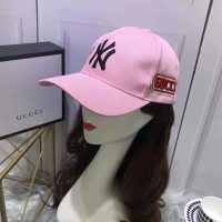 gucci_women_baseball_cap_with_ny_yankees_patch-pink_1_