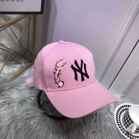 gucci_women_baseball_cap_with_ny_yankees_patch-pink_1_