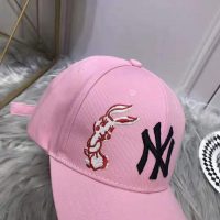gucci_women_baseball_cap_with_ny_yankees_patch-pink_1_