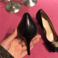 gucci_women_shoes_leather_mid-heel_pump_with_bow_30mm_heel-black_3__2