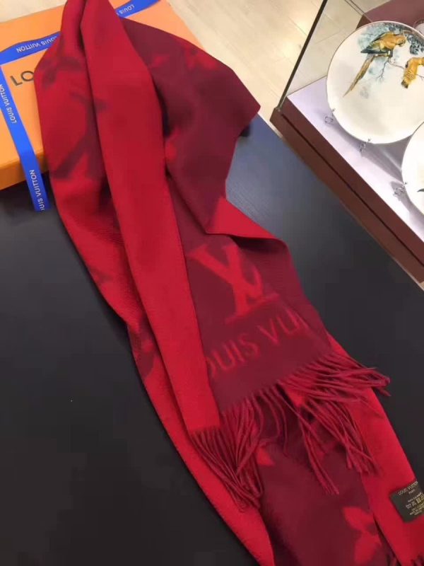 louis_vuitton_lv_women_reykjavik_scarf_with_tone-on-tone_monogram-red_4__1