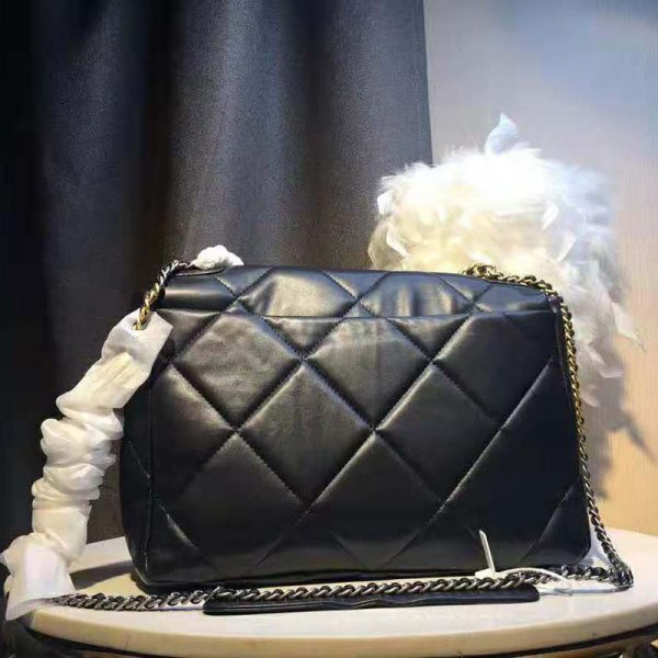 Chanel Women 19 Maxi Flap Bag in Goatskin Leather-Black (5)