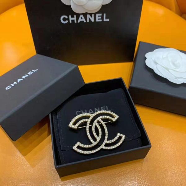 Chanel Women Brooch in Metal & Diamantés-Gold (12)