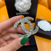 Chanel Women Brooch in Metal & Diamantés-White (1)