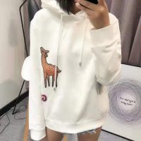 Gucci Women Hooded Sweatshirt with Deer Patch in 100% Cotton-White (11)