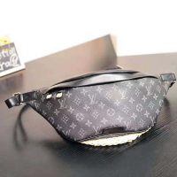 Louis Vuitton LV Men Discovery Bumbag in Monogram Eclipse Canvas-Grey (1)