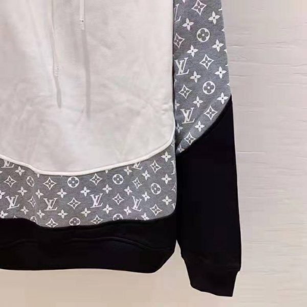 Louis Vuitton LV Men Monogram Circle Cut Hoodie in 100% Cotton-Grey (3)
