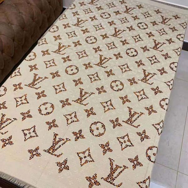 Louis Vuitton LV Women Monogram Giant Jungle Logomania Scarf with Luxuriously Soft Wool-Sandy (9)