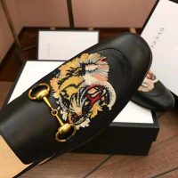 Gucci Men Princetown Embroidered Leather Slipper with Tiger Appliqué 1.27cm Heel-Black (1)