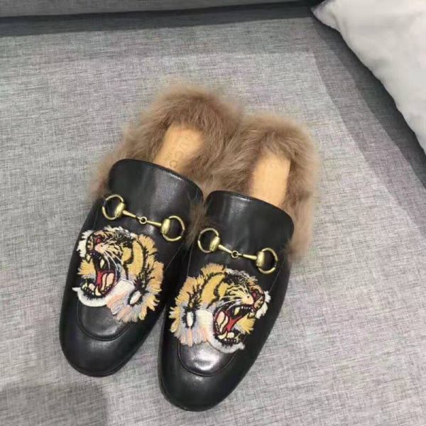 Gucci Unisex Princetown Slipper with Tiger in Lamb Wool-Black (3)