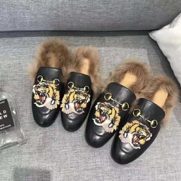 Gucci Unisex Princetown Slipper with Tiger in Lamb Wool-Black (5)