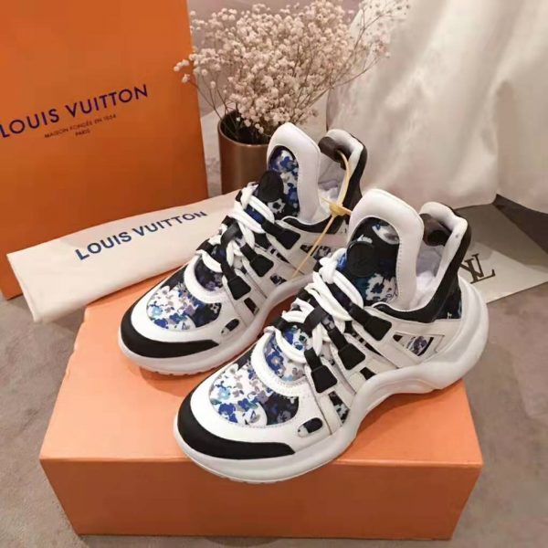 Louis Vuitton LV Unisex LV Archlight Sneaker in Flower-Print Calf Leather-Blue (8)