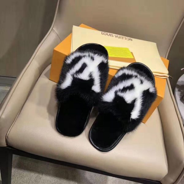 Louis Vuitton LV Women Homey Flat Mule in Mink Fur-Black (9)