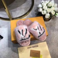 Louis Vuitton LV Women Homey Flat Mule in Mink Fur-Pink (1)