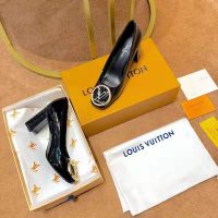 Louis Vuitton LV Women Madeleine Pump in Smooth Calf Leather with Versize LV Circle Signature-Black (1)