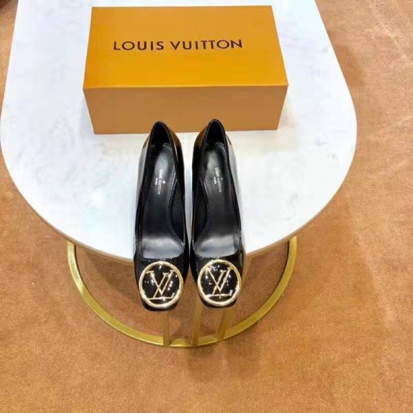 Louis Vuitton LV Women Madeleine Pump in Smooth Calf Leather with Versize LV Circle Signature-Black (5)