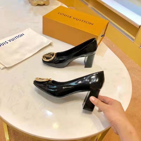 Louis Vuitton LV Women Madeleine Pump in Smooth Calf Leather with Versize LV Circle Signature-Black (7)