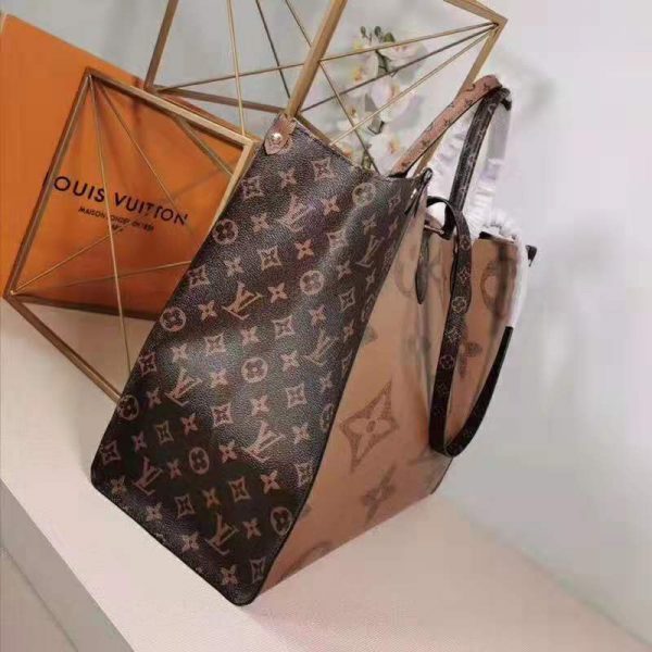 Louis Vuitton LV Women Onthego Tote Bag in Monogram Giant Canvas-Brown (3)