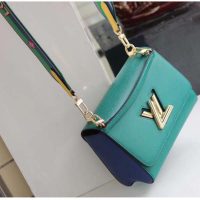 Louis Vuitton LV Women Twist MM in Epi Grained Cowhide Leather-Green (7)