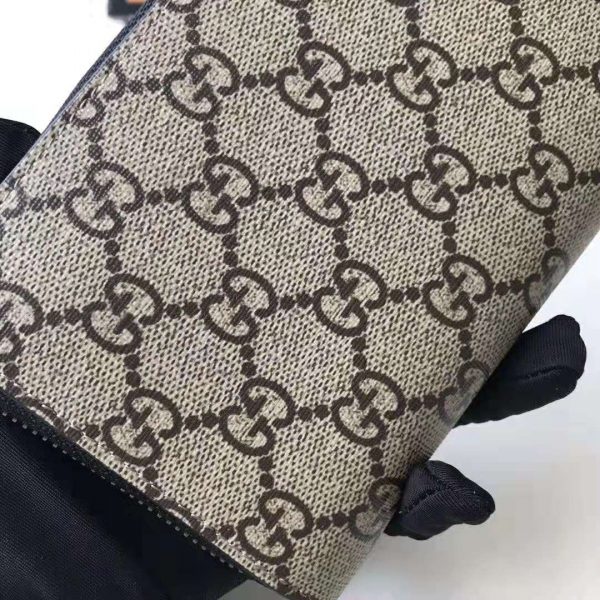 Gucci GG Men Kingsnake Print GG Supreme Zip Around Wallet in BeigeEbony GG Supreme (7)