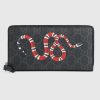 Gucci GG Men Kingsnake Print GG Supreme Zip Around Wallet in BlackGrey GG Supreme Canvas