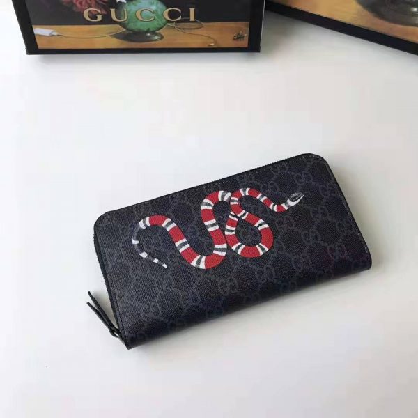 Gucci GG Men Kingsnake Print GG Supreme Zip Around Wallet in BlackGrey GG Supreme Canvas (4)