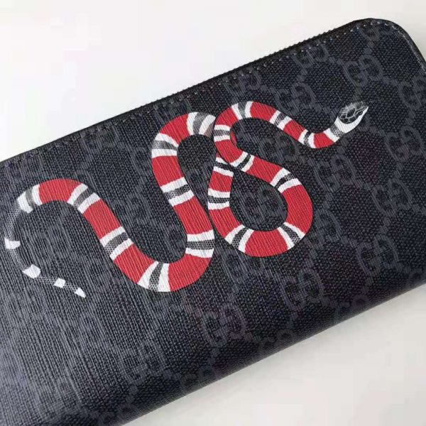 Gucci GG Men Kingsnake Print GG Supreme Zip Around Wallet in BlackGrey GG Supreme Canvas (5)