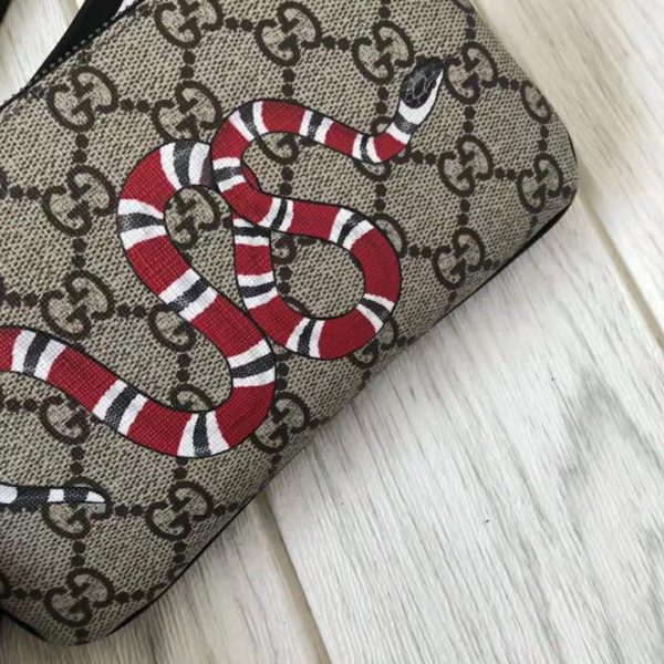 Gucci GG Men Kingsnake Print GG Supreme iPhone Pouch in BeigeEbony GG Supreme Canvas (3)