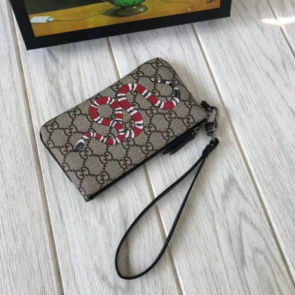 Gucci GG Men Kingsnake Print GG Supreme iPhone Pouch in BeigeEbony GG Supreme Canvas (4)