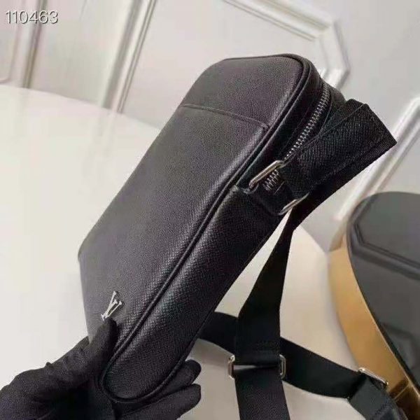 Louis Vuitton LV Men Alex Messenger Bag in Taiga Cowhide Leather-Black (2)