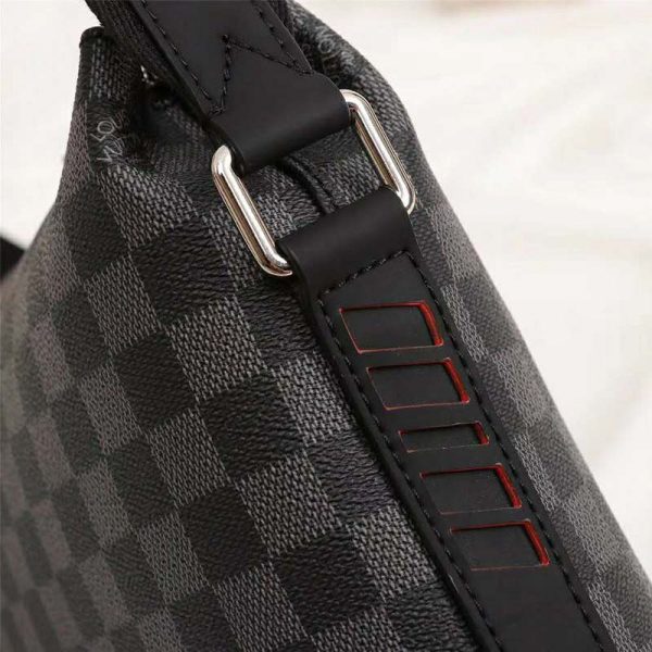 Louis Vuitton LV Men Damier Cobalt Race Discovery Messenger PM Bag-Grey (4)