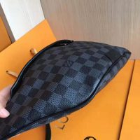 Louis Vuitton LV Men Discovery Bumbag in Damier Graphite Canvas-Grey (1)