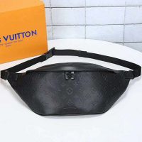Louis Vuitton LV Men Discovery Bumbag in Monogram Shadow Calf Leather-Black (9)