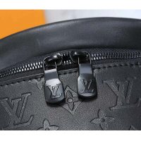Louis Vuitton LV Men Discovery Bumbag in Monogram Shadow Calf Leather-Black (9)