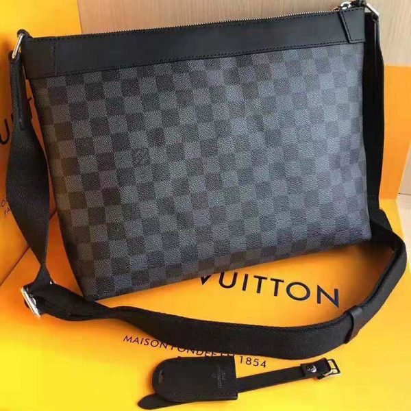 Louis Vuitton LV Men Mick PM Bag in Damier Graphite Canvas-Grey (4)