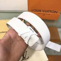 Louis Vuitton LV Unisex LV Shape 40mm Belt in Embossed White Taurillon Leather (1)