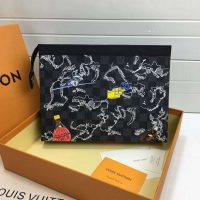 Louis Vuitton LV Unisex Pochette Voyage MM Bag in Damier Graphite Coated Canvas-Grey (1)