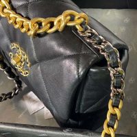 Chanel Women Clutch with Chain in Shiny Lambskin Leather-Black